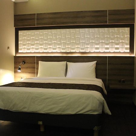 Fontana Hotel Джакарта Екстериор снимка