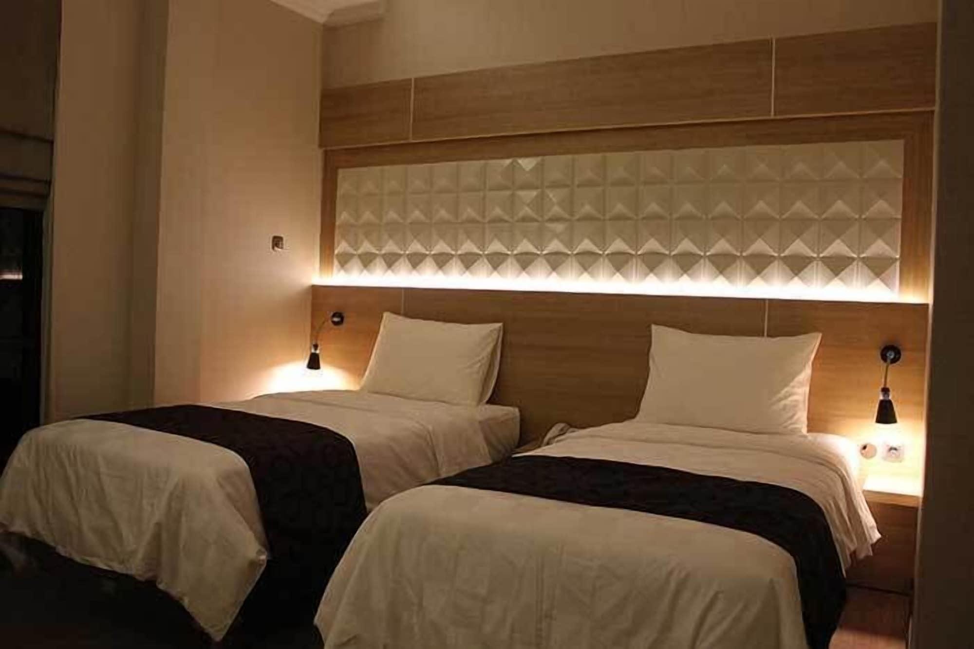 Fontana Hotel Джакарта Екстериор снимка