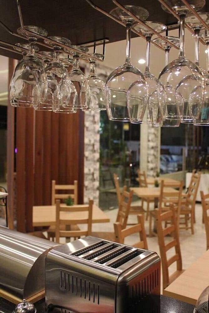 Fontana Hotel Джакарта Екстериор снимка
