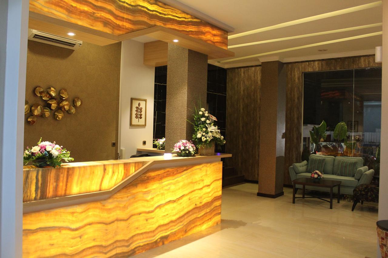 Fontana Hotel Джакарта Екстериор снимка